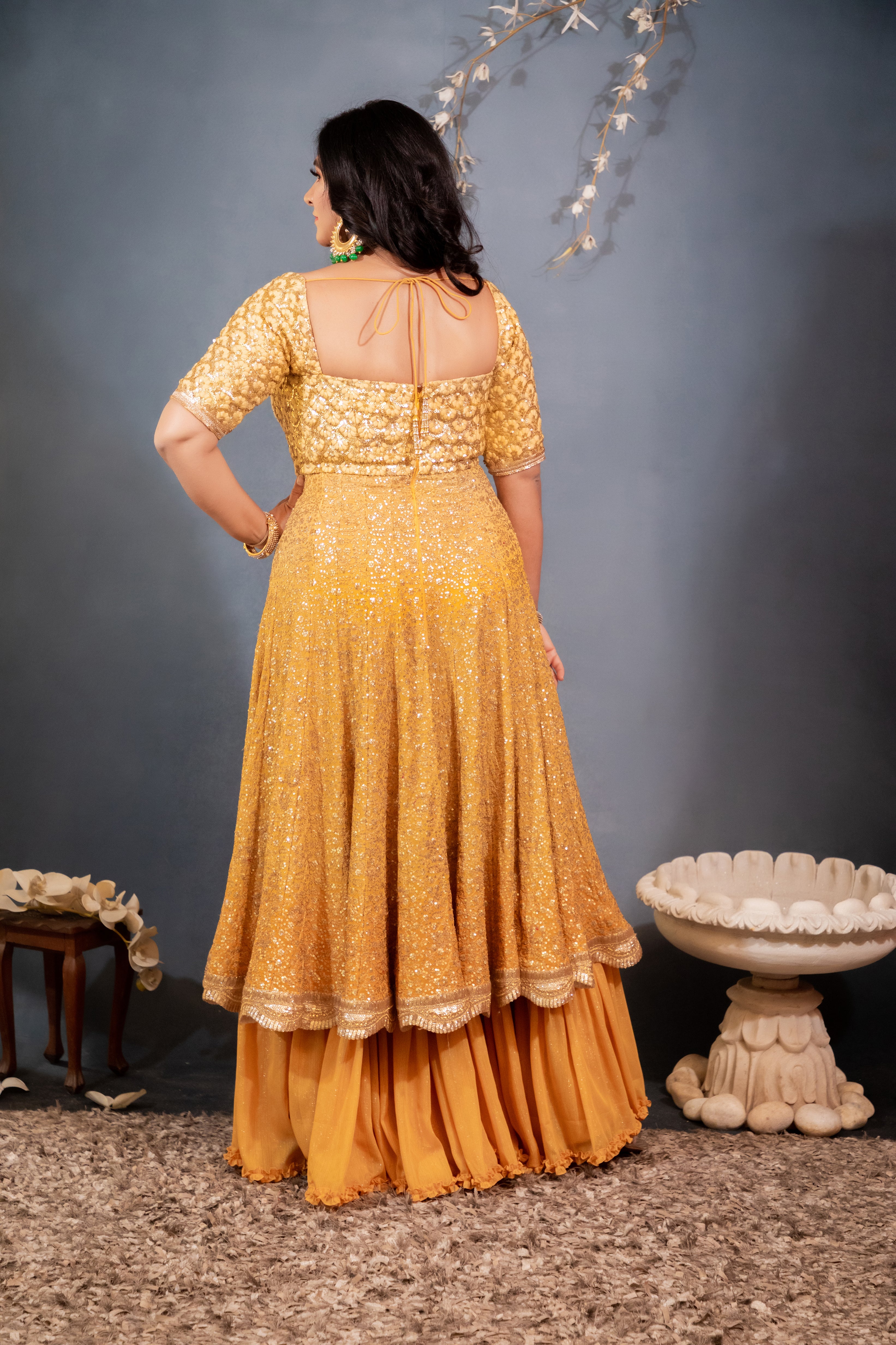 Eid Dress Sharara Look Modern Sharara Suit Bollywood Actress Sharara Suit |  Fashion Tips: ईद पर दिखेंगी सबसे खूबसूरत, इन एक्ट्रेस के शरारा लुक को करें  कॉपी